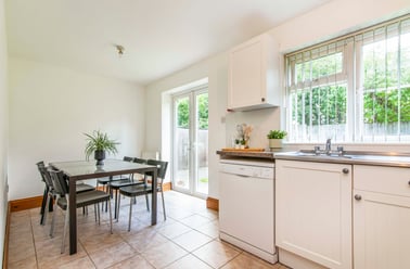 Orston drive (south end ), Wollaton park, Nottingham - Image 2