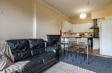 Clumber cres south, The park estate, Nottingham - Image 2