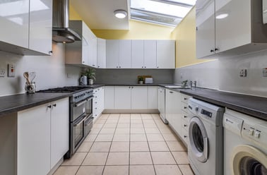 Harlaxton Drive, Lenton, Nottingham - Image 2