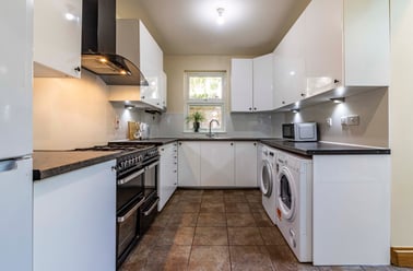 Hope drive, The park estate, Nottingham - Image 3