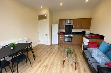 Portland Crescent, Victoria park, Manchester - Image 2