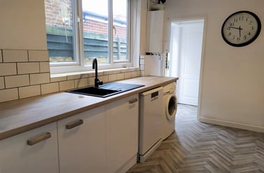 Mins Walk To Uni, Southsea, Portsmouth - Image 2