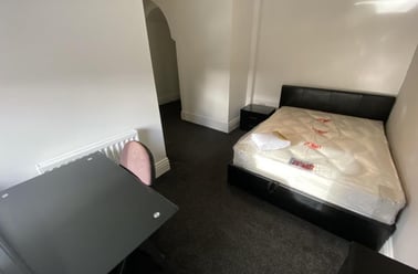 Salford, Pendleton - Image 3