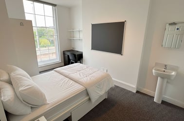 32 Crescent, Castlefield, Salford - Image 2