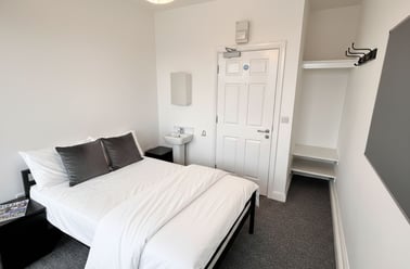 32 Crescent, Castlefield, Salford - Image 2