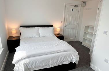 32 Crescent, Castlefield, Salford - Image 2