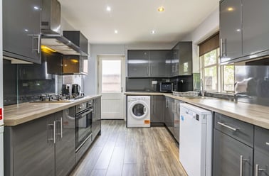 Hawton Crescent, Lenton, Nottingham - Image 2