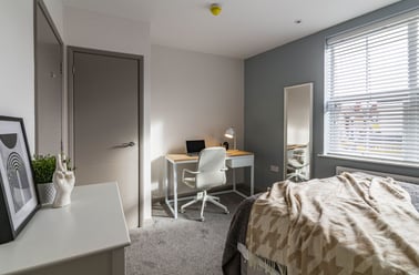 Trafalgar Road, Beeston, Nottingham - Image 2