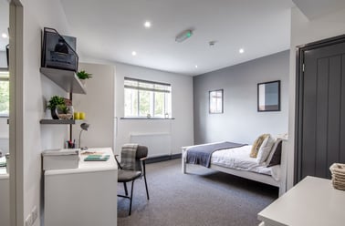 Grove Road, Lenton, Nottingham - Image 2