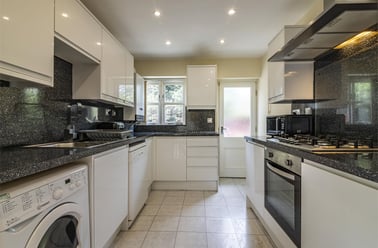 Hawton Crescent, Lenton, Nottingham - Image 3