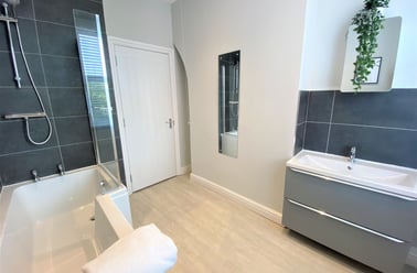 Wilford Crescent East, The Meadows, Nottingham - Image 3