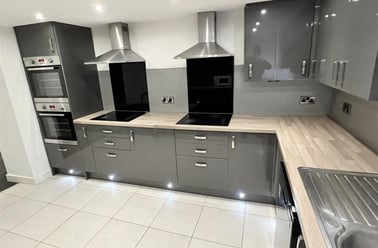 26 Crescent, Castlefield, Salford - Image 3