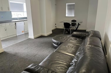54 Fitzwarren Street, City Centre, Salford - Image 3