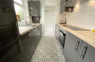 Derby Street, Beeston, Nottingham - Image 3