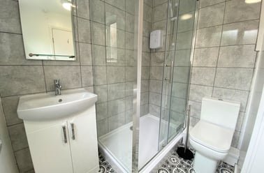 Derby Street, Beeston, Nottingham - Image 2