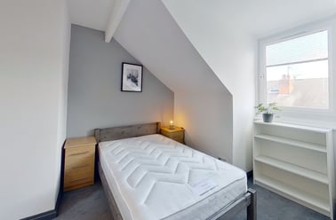 Derby Street, Beeston, Nottingham - Image 2