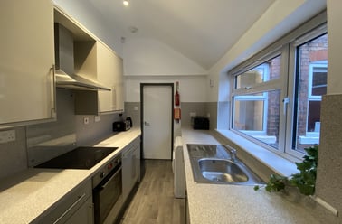 Derby Street, Beeston, Nottingham - Image 3
