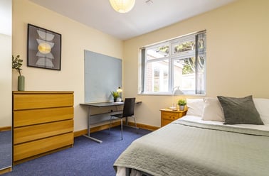 Harlaxton Drive, Lenton, Nottingham - Image 2
