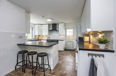Oundle Drive, Lenton, Nottingham - Image 2