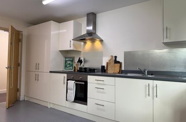 Longdales Lodge, Uphill, Lincoln - Image 3