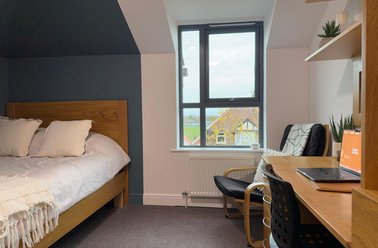 Longdales Lodge, Uphill, Lincoln - Image 3