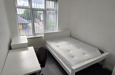 136 Lenton Boulevard, Radford, Nottingham - Image 3