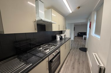 11 Frederick Grove, Lenton, Nottingham - Image 3