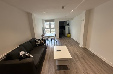11 Frederick Grove, Lenton, Nottingham - Image 2