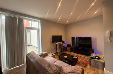 86 North Sherwood Street, Arboretum, Nottingham - Image 2