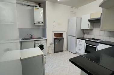 23 Bute Avenue, Lenton, Nottingham - Image 2