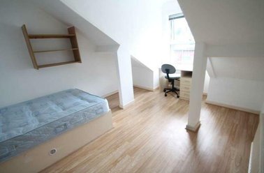 11 Frederick Grove, Lenton, Nottingham - Image 2