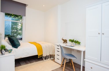 Flat A, 25 Lister Gate, Lace Market, Nottingham - Image 2