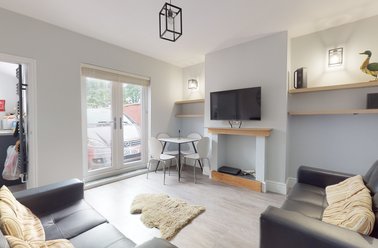 114 Carholme Road, West End, Lincoln - Image 2