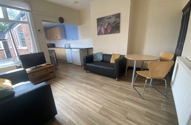 98 Sincil Bank, St Catherines, Lincoln - Image 2