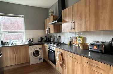 77 West Parade, West End, Lincoln - Image 2