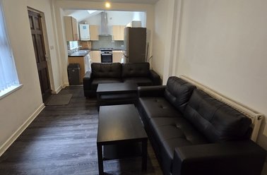 112 Lenton Boulevard, Radford, Nottingham - Image 2