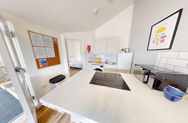 Arwenack Street, City Centre, Falmouth - Image 2