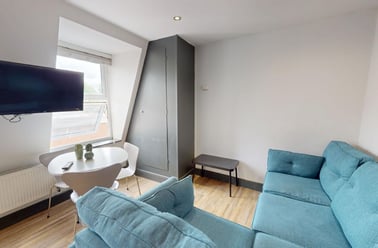 66-72 Houndsgate, Lace Market, Nottingham - Image 3