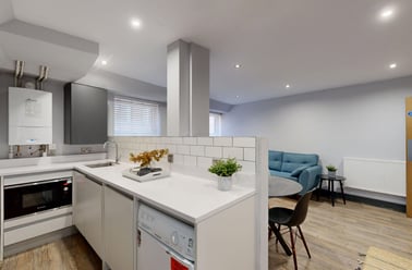 66-72 Houndsgate, Lace Market, Nottingham - Image 2