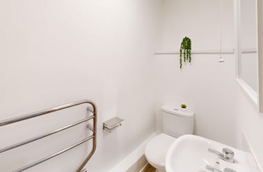 New Street, City Centre, Falmouth - Image 2