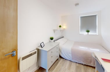 New Street, City Centre, Falmouth - Image 3