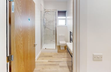 Bar Road, City Centre, Falmouth - Image 3