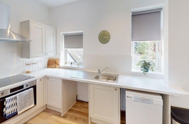 Bar Road, City Centre, Falmouth - Image 3