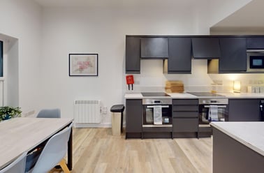 Bar Road, City Centre, Falmouth - Image 3