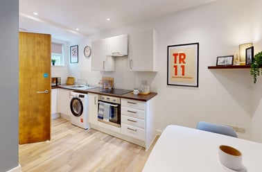 Bar Road, City Centre, Falmouth - Image 2