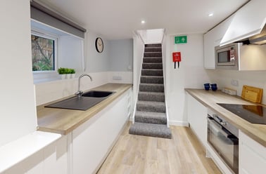 Avenue Road, City Centre, Falmouth - Image 3