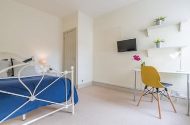 Fawcett Road, Southsea, Portsmouth - Image 3