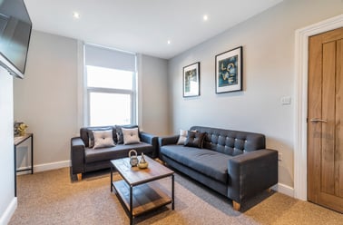 Woodsley Road, Hyde Park, Leeds - Image 2