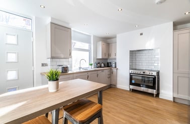 Woodsley Road, Hyde Park, Leeds - Image 3