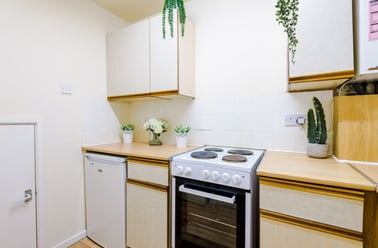 Saturn Grove, Charlestown, Salford - Image 3